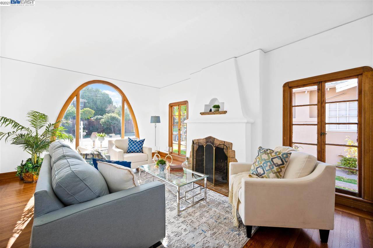 2863 Santa Clara Ave, Alameda, CA 94501