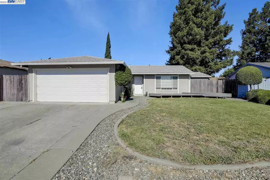 112 Revere Ct, Vacaville, CA 95687