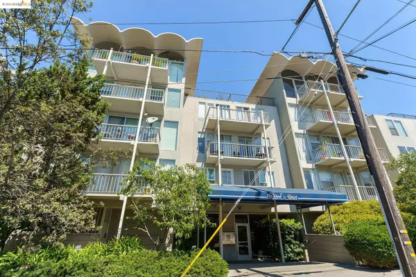 811 York #328, Oakland, CA 94610