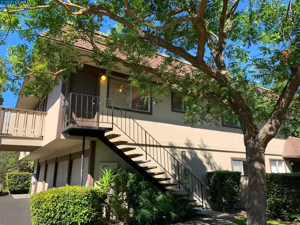 800 Villa Ln #4, Moraga, CA 94556