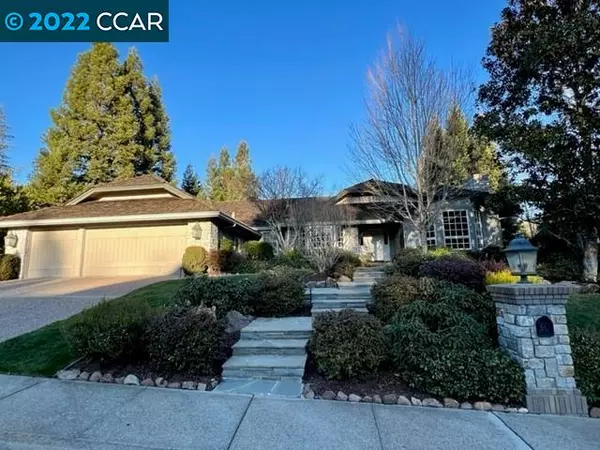 30 Brandt Dr, Moraga, CA 94556