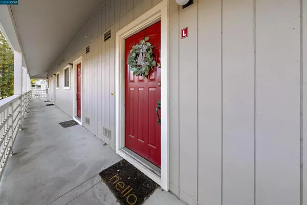 Walnut Creek, CA 94597,2721 Oak Rd Unit L #L