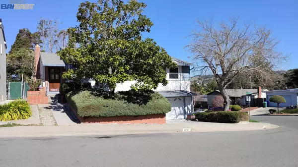 4721 Upland Dr, Richmond, CA 94803