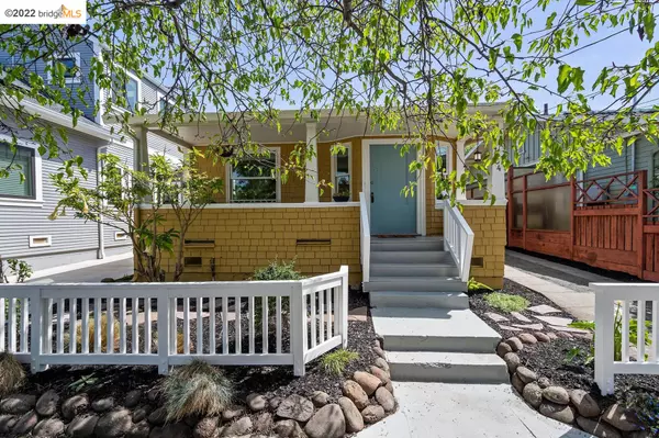 4904 Clarke Street, Oakland, CA 94609