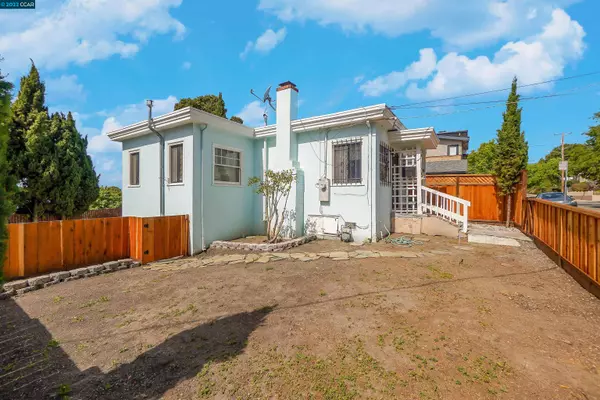 867 Prospect Ave, Oakland, CA 94610