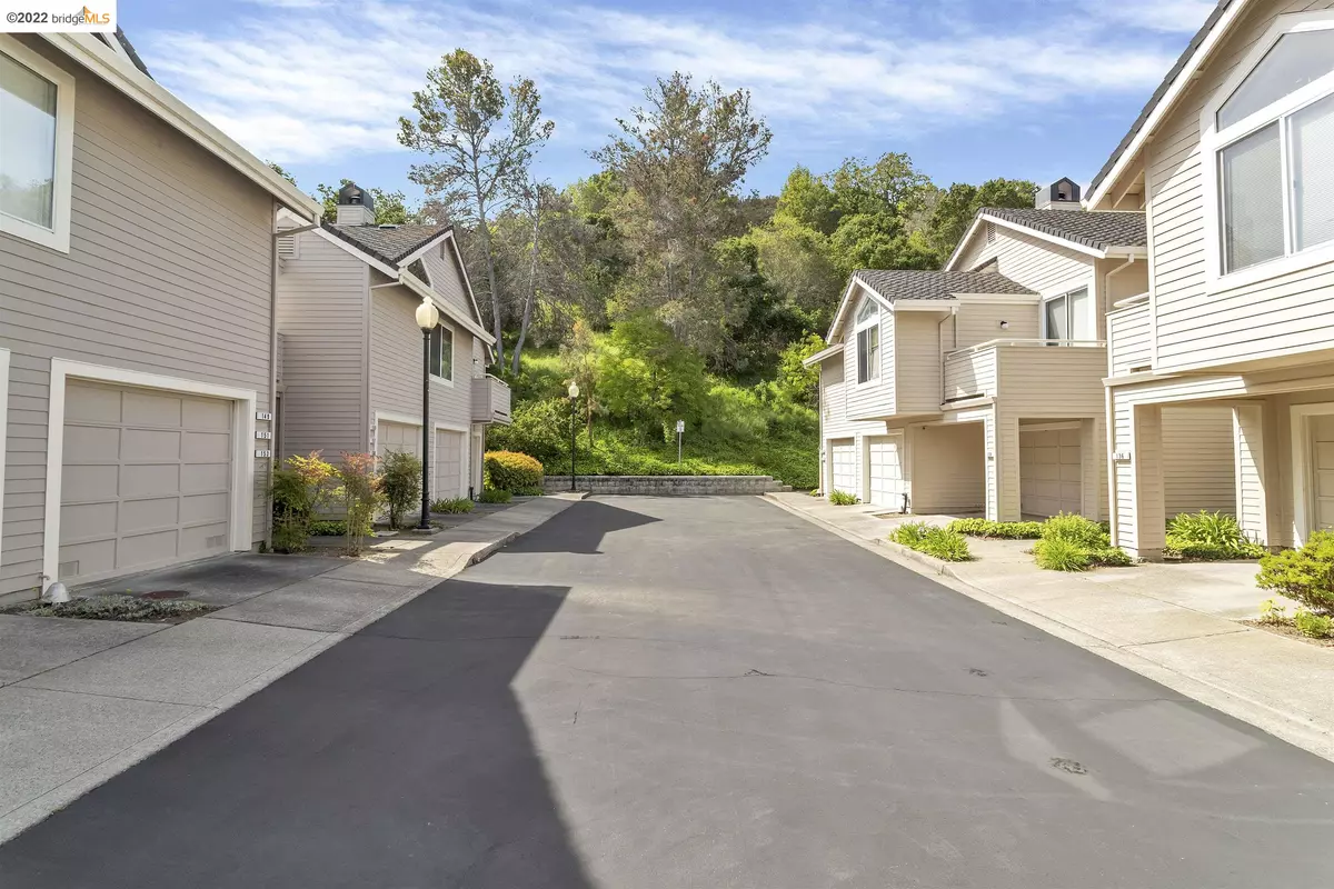 Hercules, CA 94547,138 Crosswind Ct