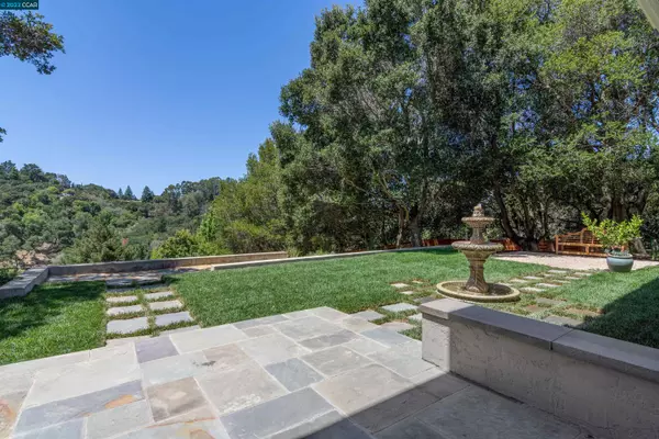 14 Zander Drive, Orinda, CA 94563