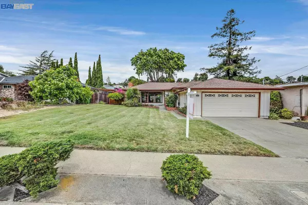 18364 Lake Chabot Rd, Castro Valley, CA 94546