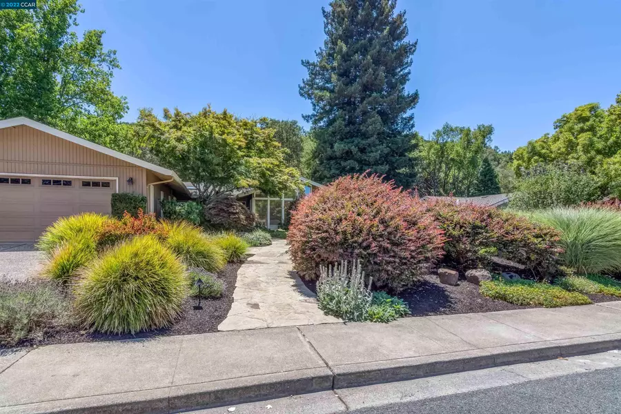 1246 Rimer Dr, Moraga, CA 94556