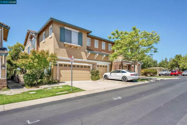 3830 N Canyon Ct, Castro Valley, CA 94552