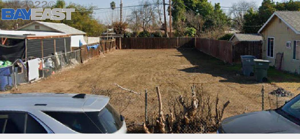 2461 S Backer Ave, Fresno, CA 93725