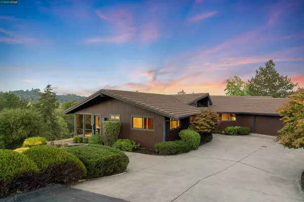 525 Kite Hill Ter, Orinda, CA 94563