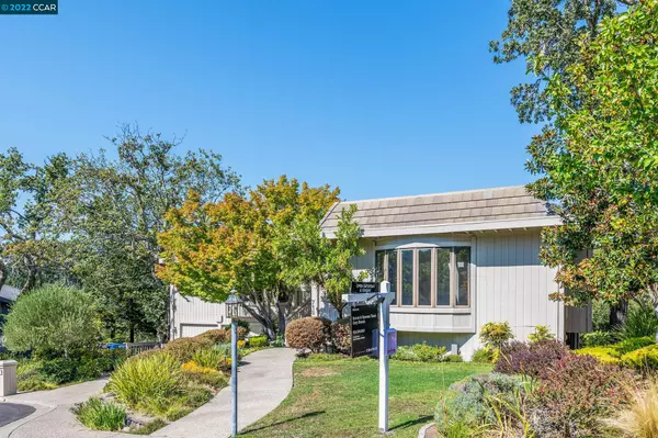 718 Ironbark Ct, Orinda, CA 94563