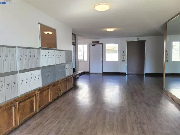 San Leandro, CA 94577,2077 Washington Ave #313