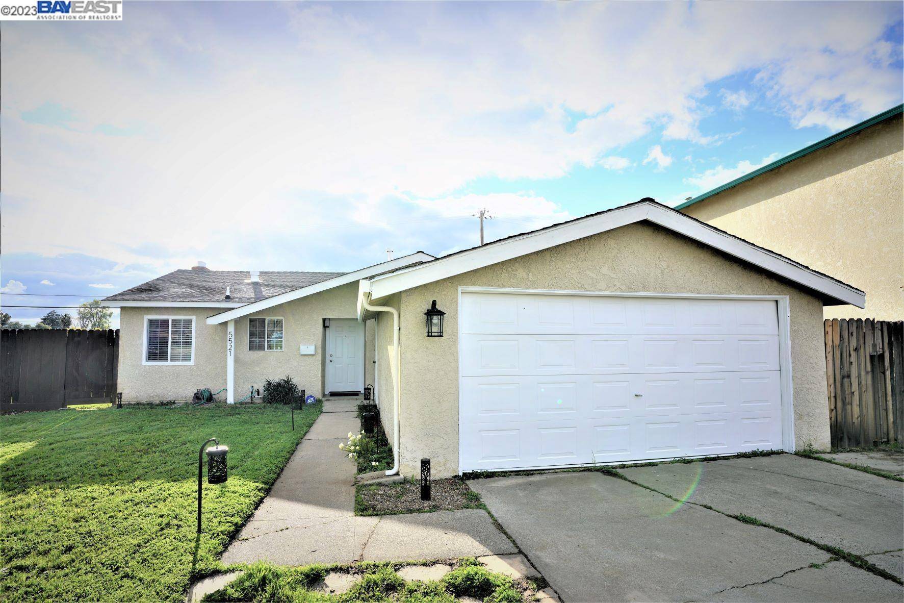 5521 Sapunor Way, Carmichael, CA 95608