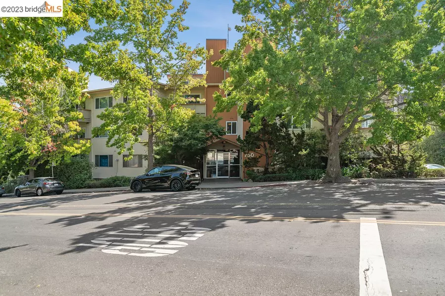 750 Oakland Avenue #204, Oakland, CA 94611