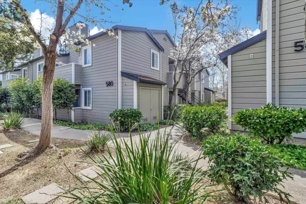 580 Canyon Oaks Dr #C,  Oakland,  CA 94605