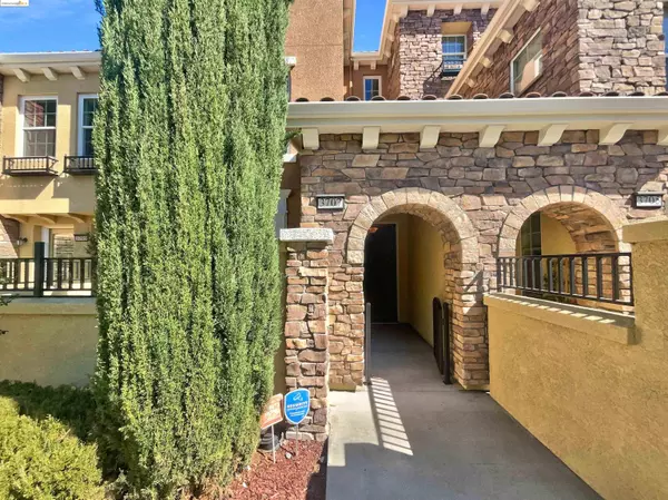 3707 Central Pkwy #19, Dublin, CA 94568