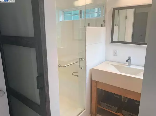 Oakland, CA 94607,1832 Peralta