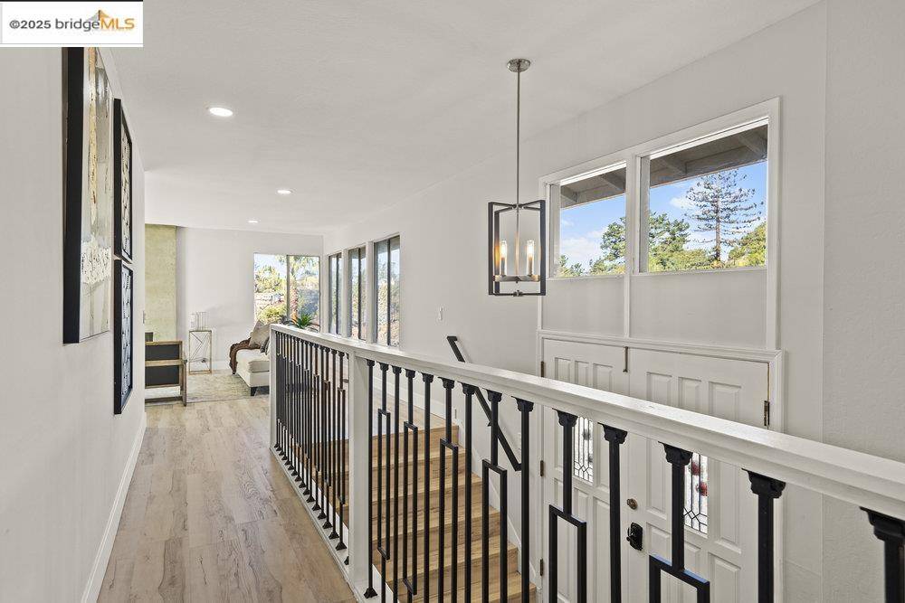 Hayward, CA 94542,3459 Pinewood Dr