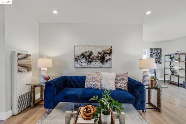 121 S 37Th St,  Richmond,  CA 94804