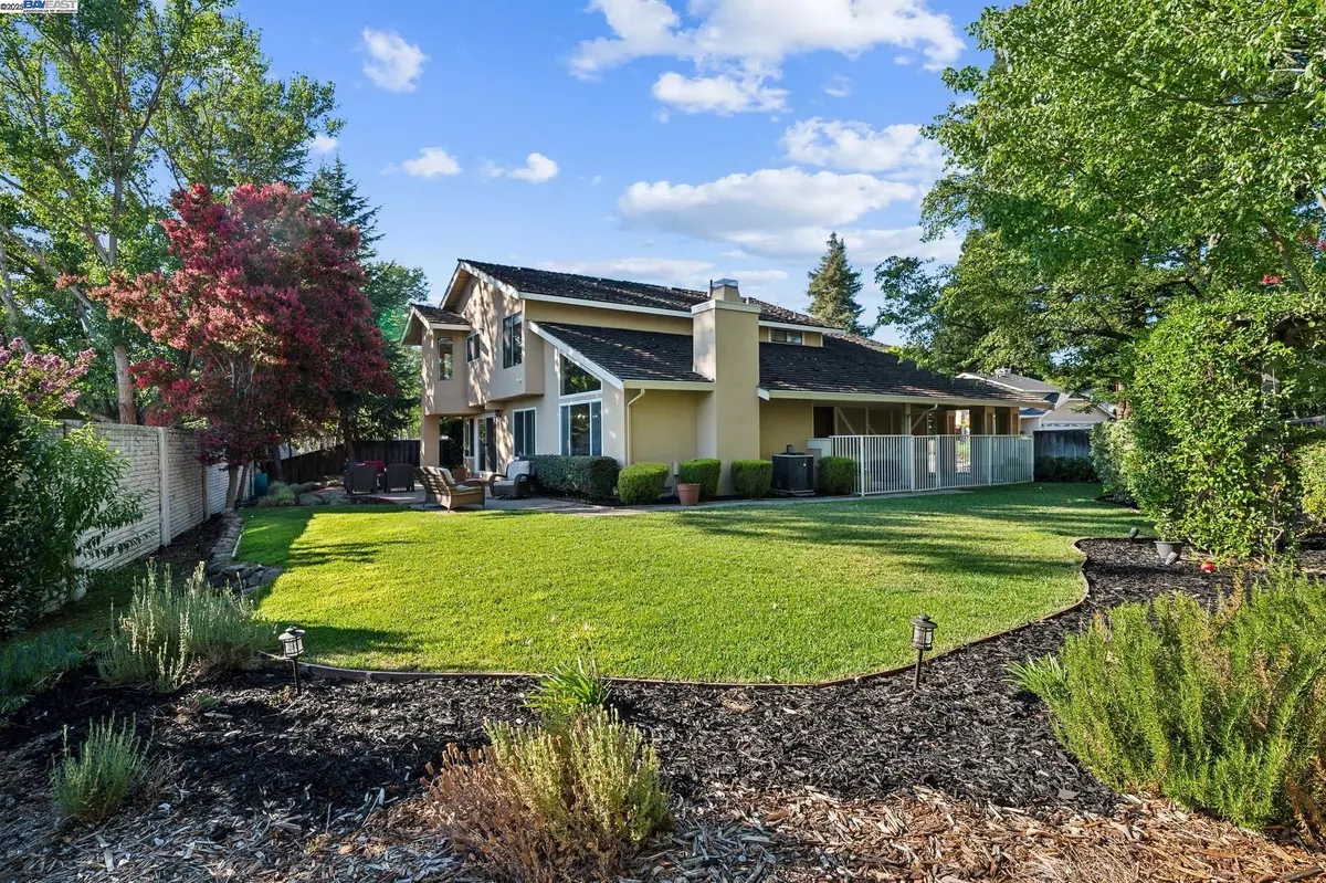 San Ramon, CA 94582,95 Lone Pine Ct
