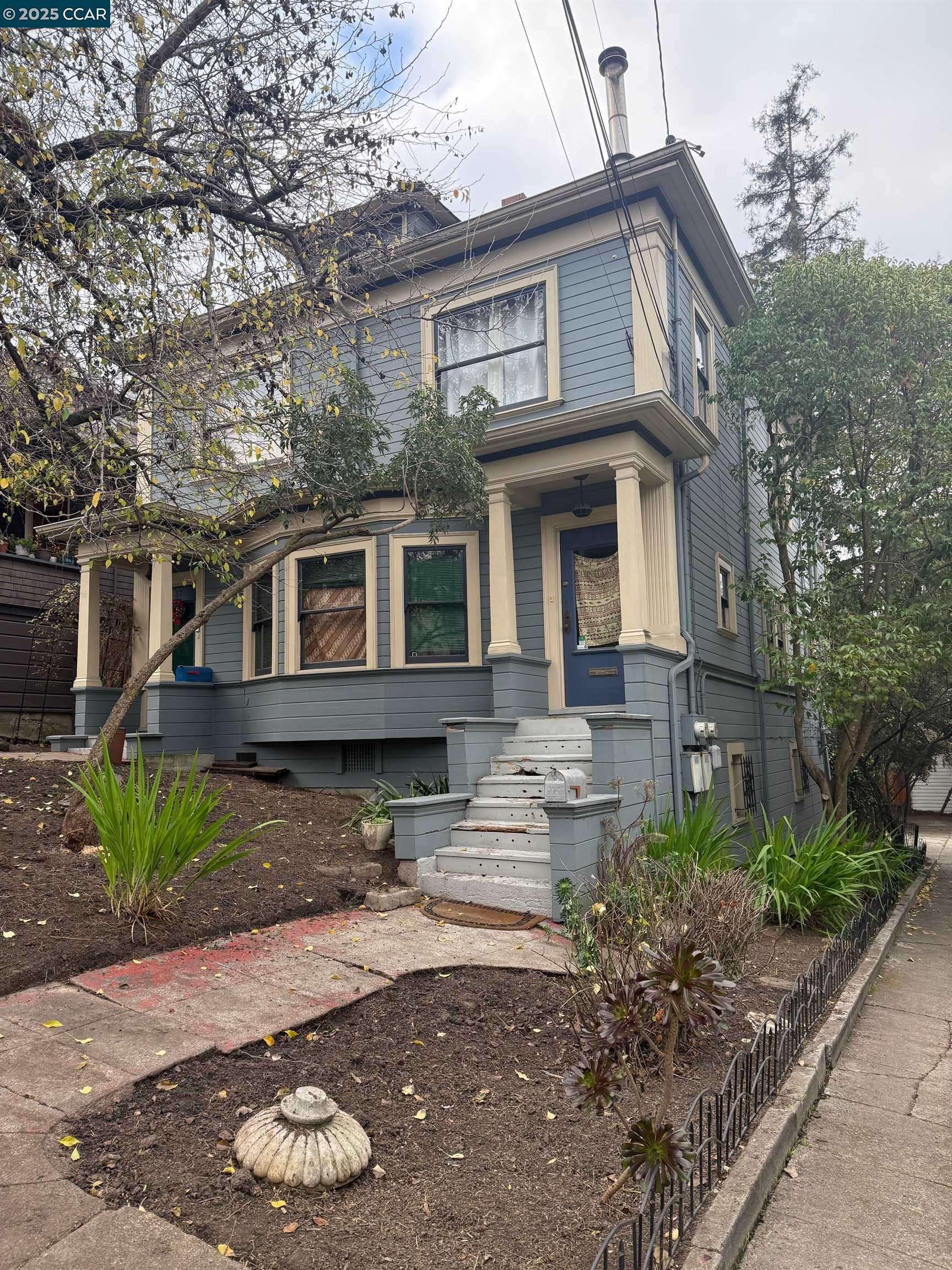 87 Yosemite Ave, Oakland, CA 94611