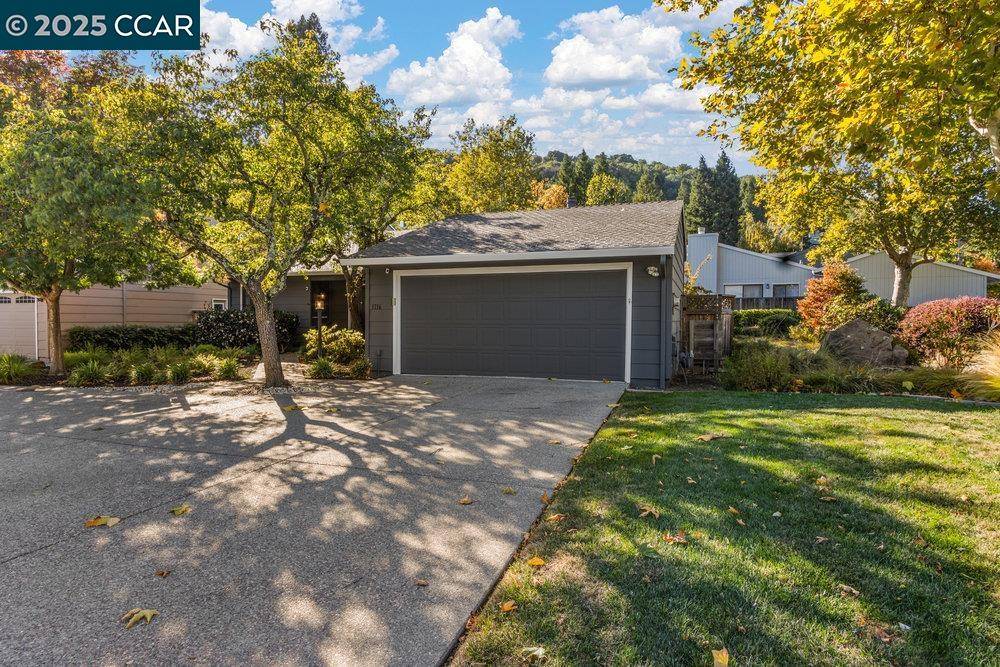1716 Saint Andrews Drive, Moraga, CA 94556