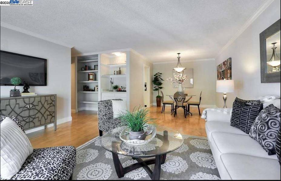 430 N Civic Dr #411, Walnut Creek, CA 94596
