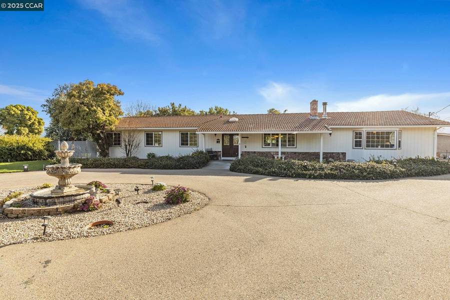 2571 Anderson Ln, Brentwood, CA 94513