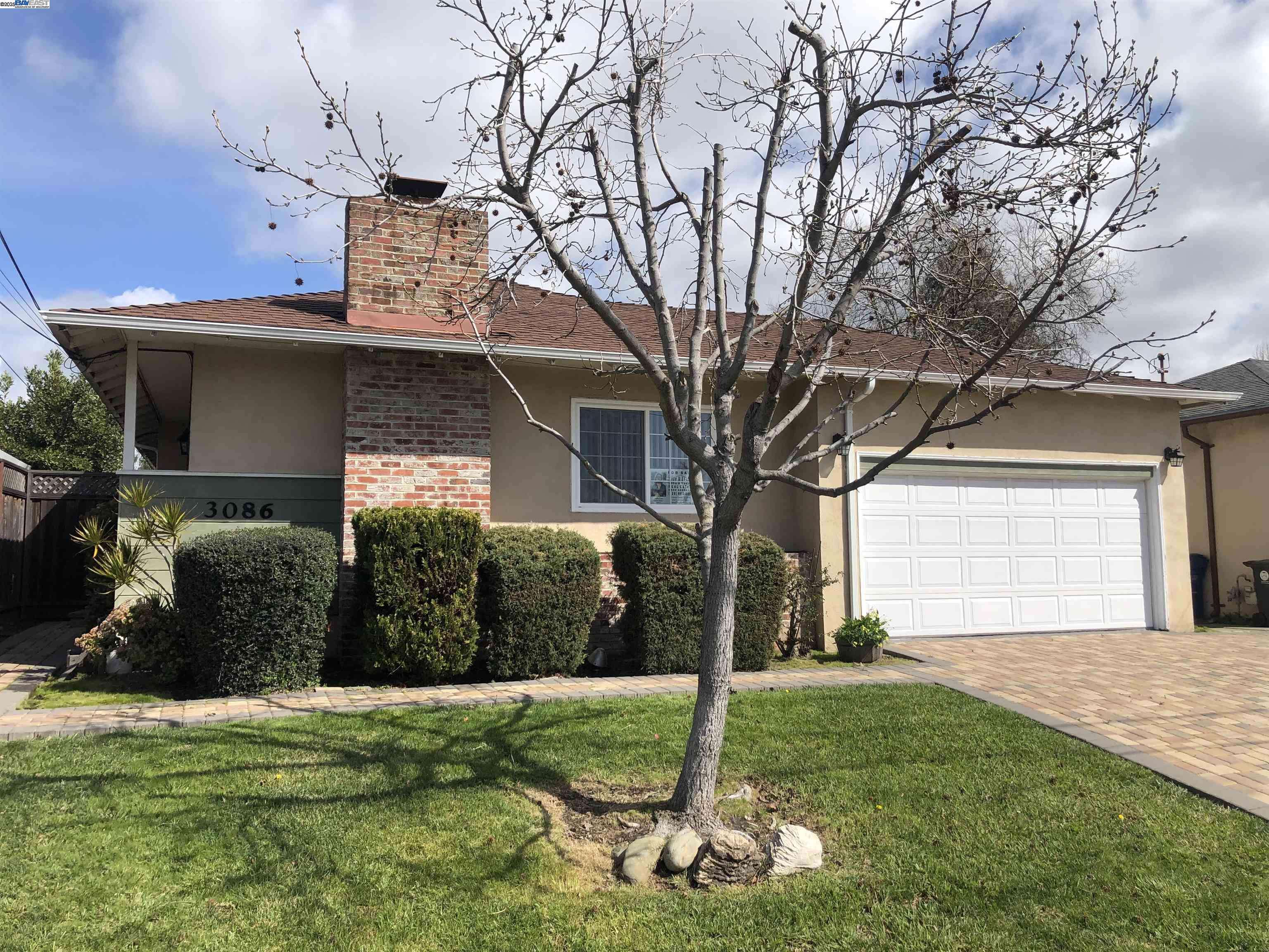 3086 Greenview Dr, Castro Valley, CA 94546