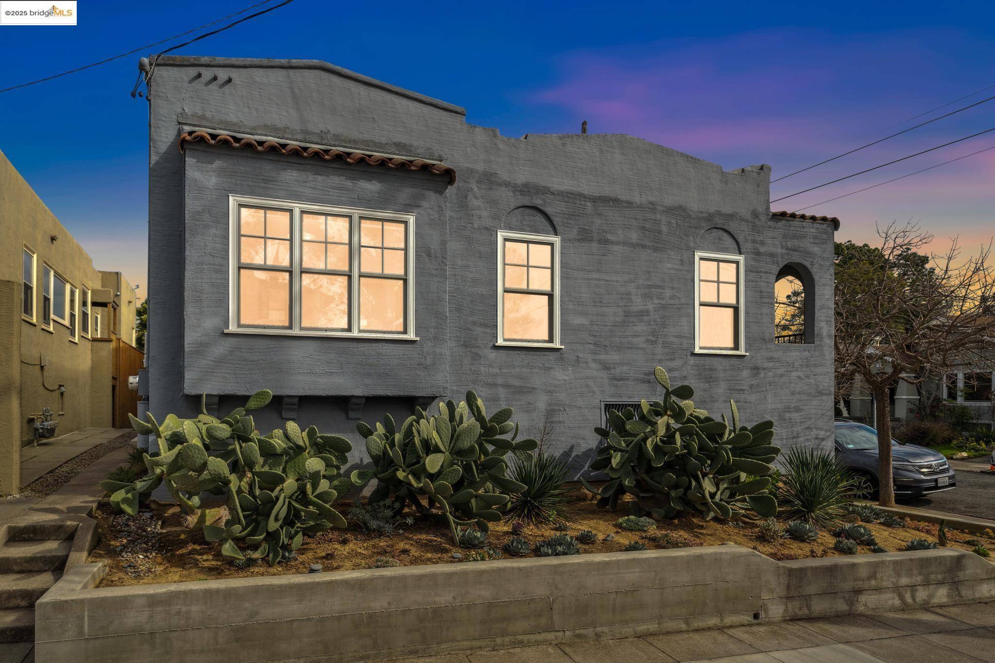 394 43rd,  Oakland,  CA 94609