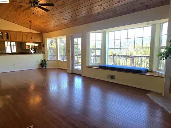 15830 Ridgefield Court, Sonora, CA 95370