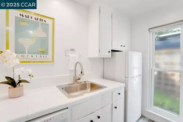 Walnut Creek, CA 94596,1411 Creekside Dr #11