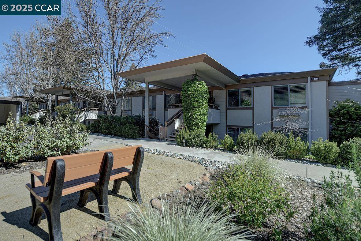 3410 Tice Creek #9, Walnut Creek, CA 94595