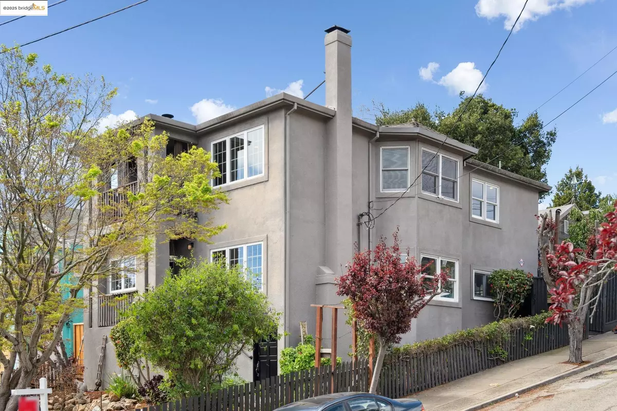 Oakland, CA 94602,3427 Curran Way