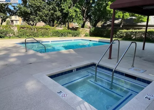 Walnut Creek, CA 94597,1310 Walden Rd #11