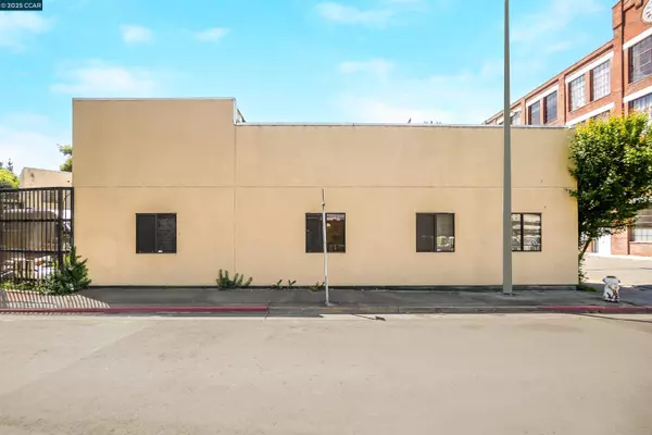 Oakland, CA 94606,1092 Calcot Place