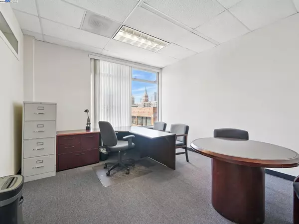 Oakland, CA 94607,212 9Th St, Unit 309