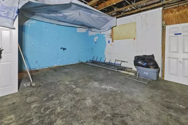Stockton, CA 95202,534 E Oak St