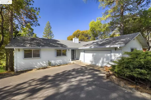 19099 Raboul Court, Groveland, CA 95321