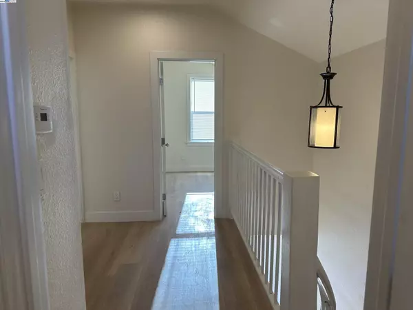 Oakland, CA 94606,1130 E 11Th St