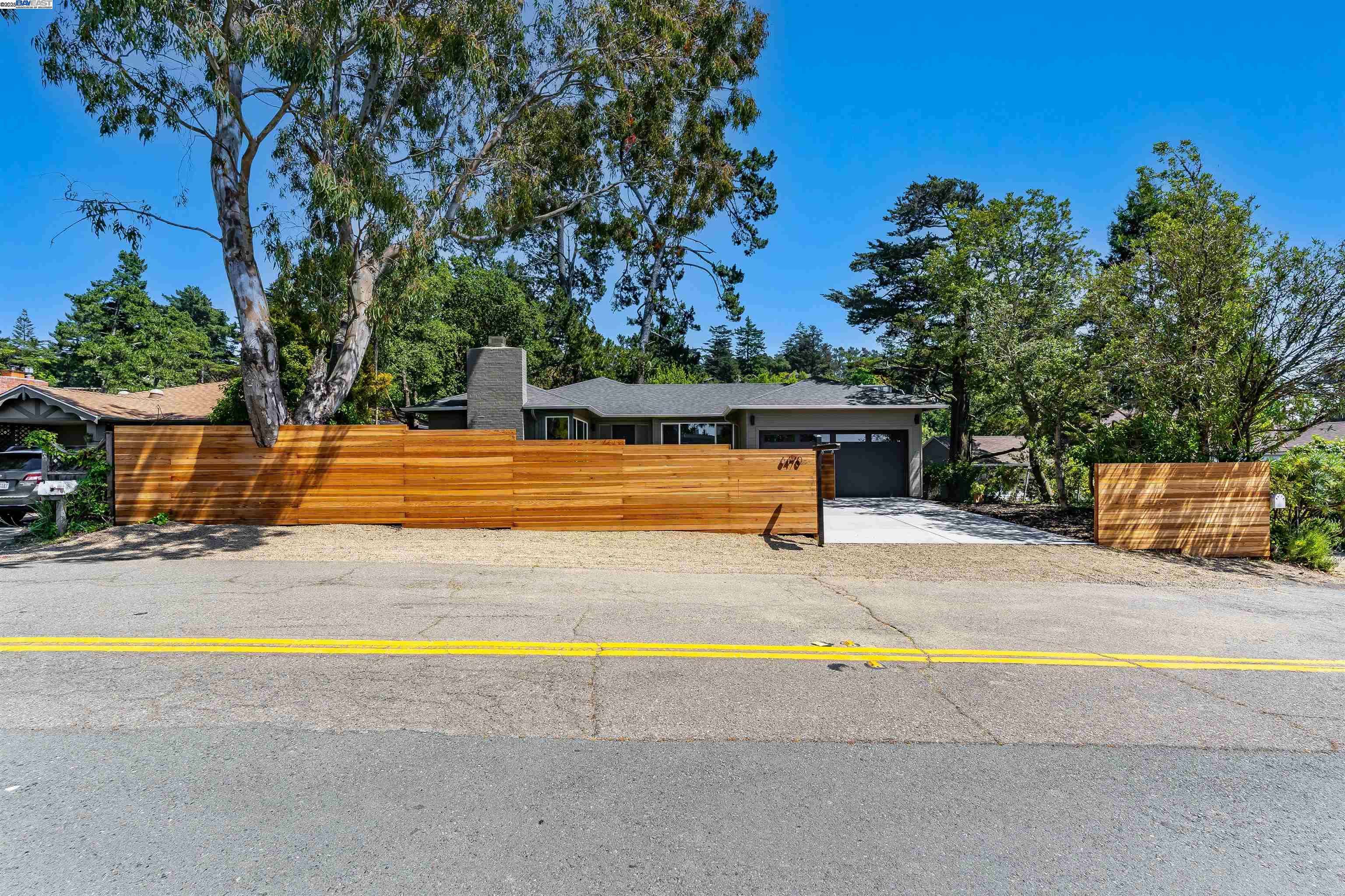 Oakland, CA 94611,6470 Ascot Dr
