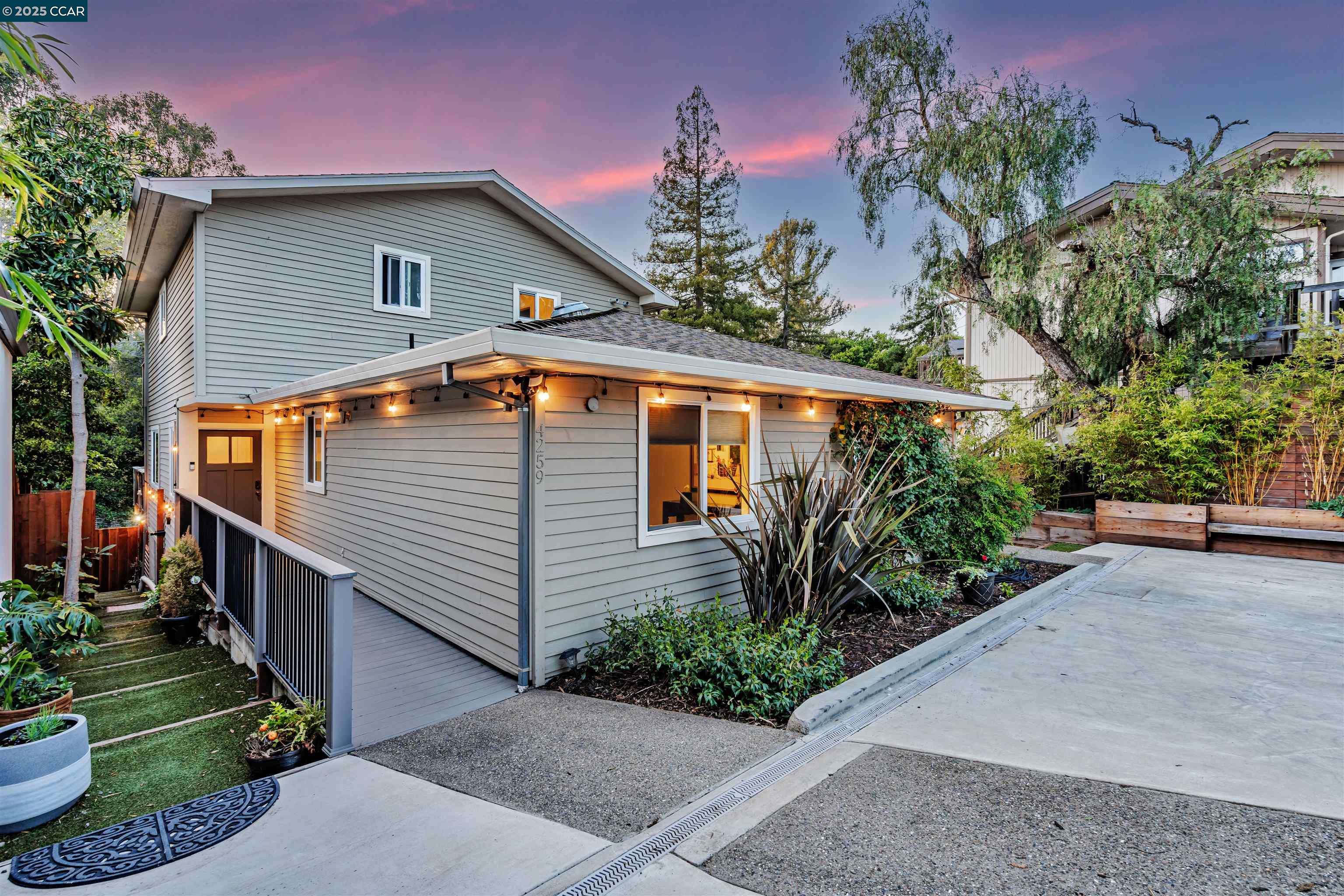 Oakland, CA 94619,4259 Knoll Avenue