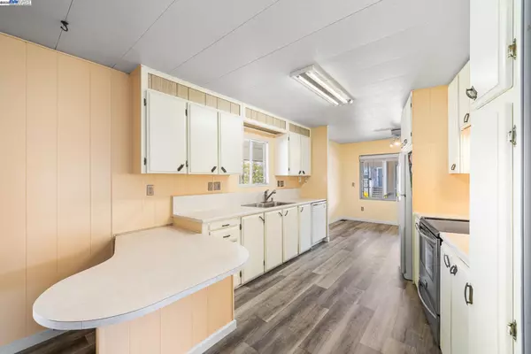 San Leandro, CA 94579,112 Santa Teresa