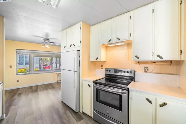 San Leandro, CA 94579,112 Santa Teresa