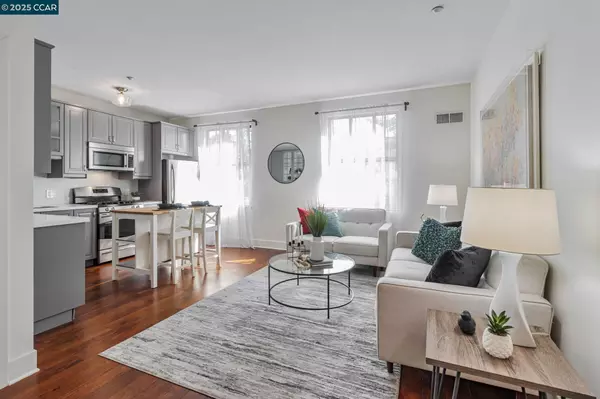 Oakland, CA 94611,4395 Piedmont Ave #P208