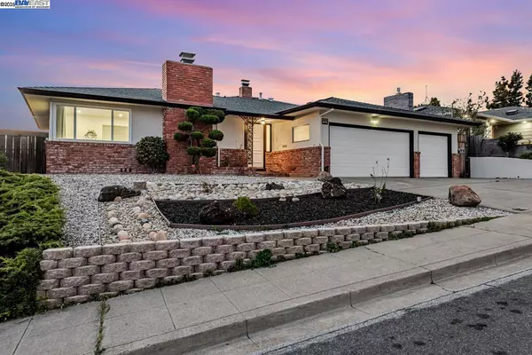 2475 Harborview Dr, San Leandro, CA 94577