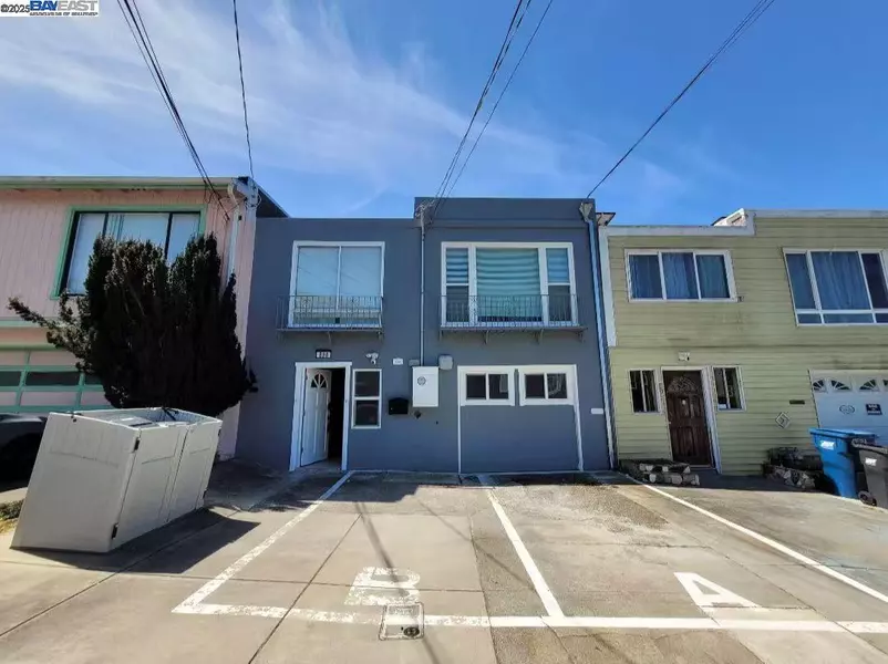 896 Lausanne Avenue, Daly City, CA 94014