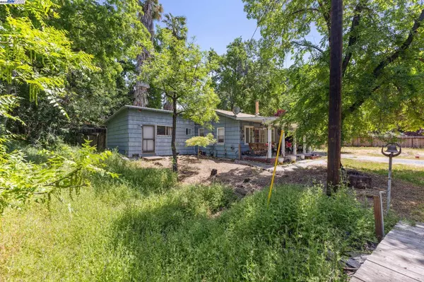 420 Livorna Rd, Alamo, CA 94507
